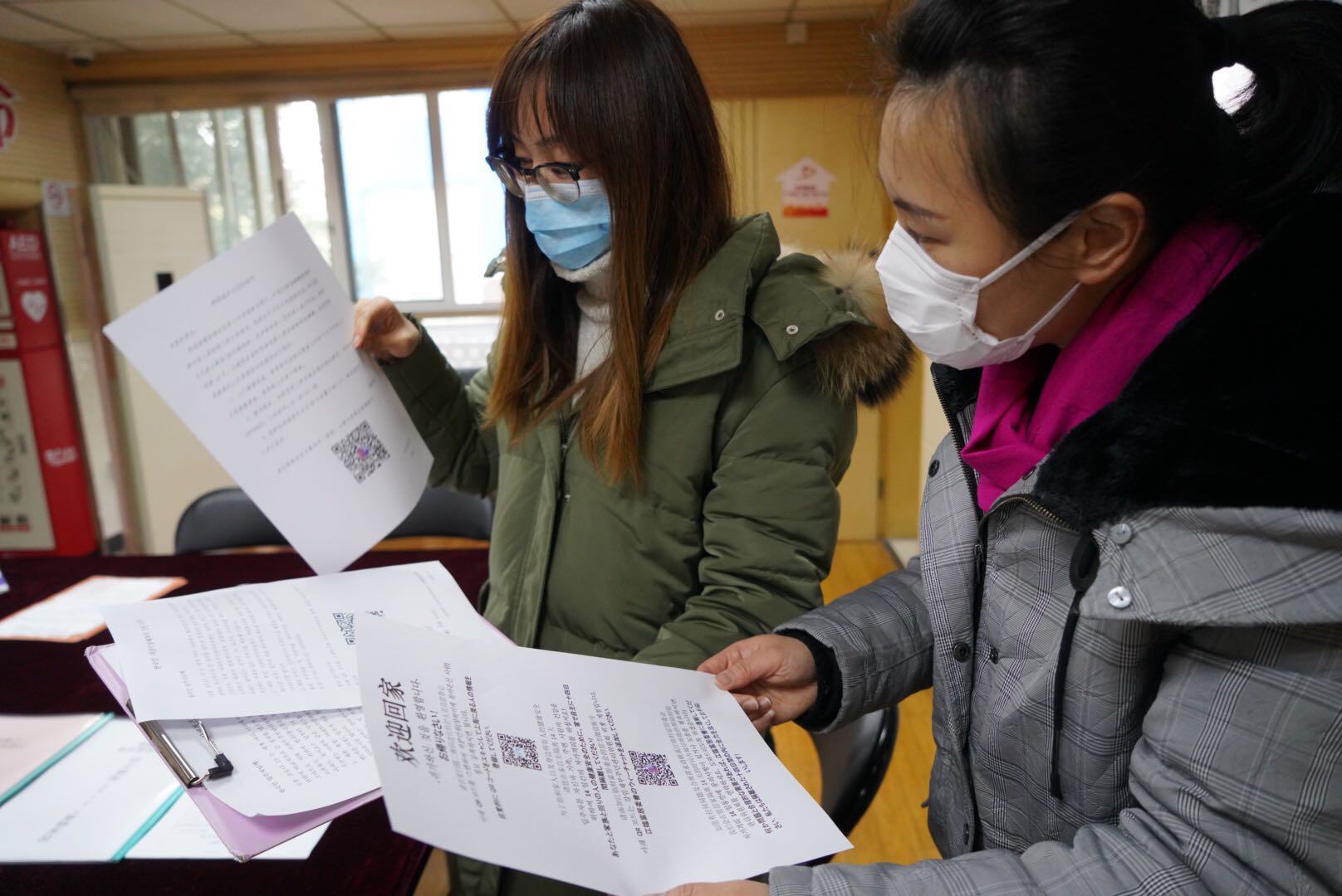 多语种防疫服务到位，陆家嘴街道的外国人不再为外卖发愁